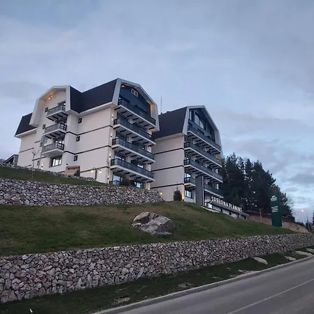 アパート Dragana コパオニク